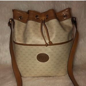 Beautiful vintage Gucci bucket bag